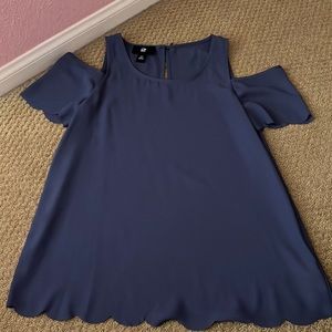 iZ Byer Off-the-shoulder lettuce edge blue blouse